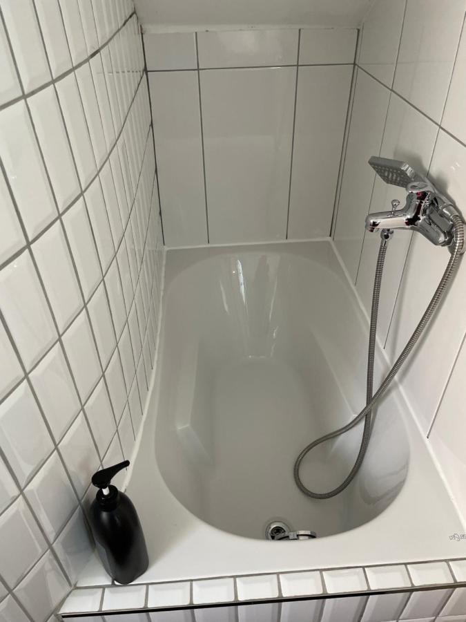 Simple Room In Luxembourg City Esterno foto