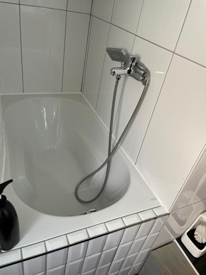 Simple Room In Luxembourg City Esterno foto