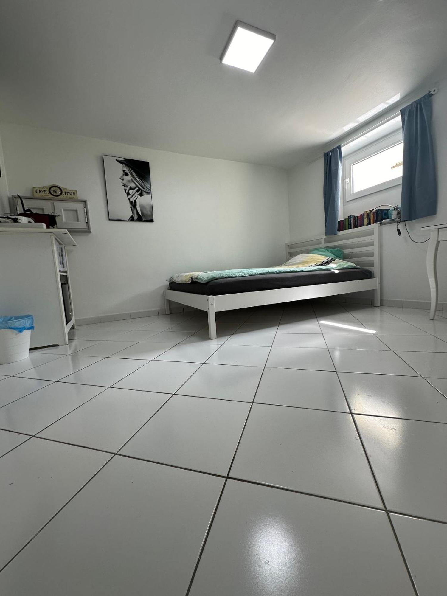 Simple Room In Luxembourg City Esterno foto