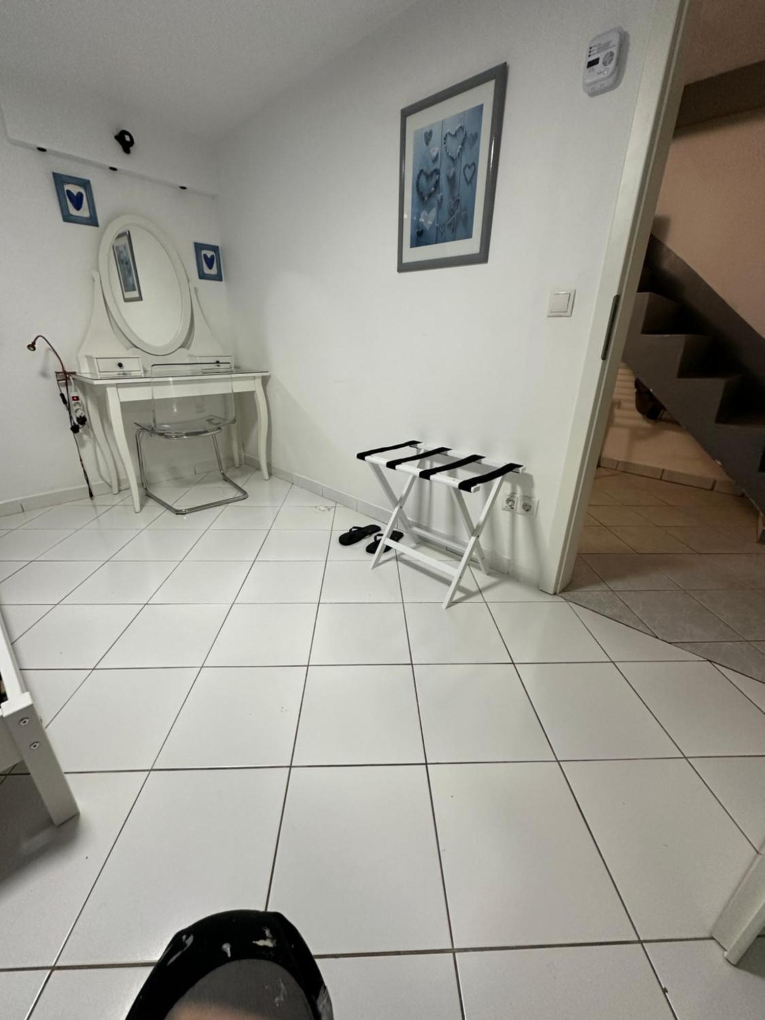 Simple Room In Luxembourg City Esterno foto