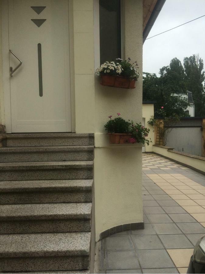 Simple Room In Luxembourg City Esterno foto